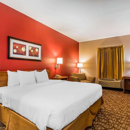 Quality Inn & Suites Chesterfield Village Springfield Eksteriør billede