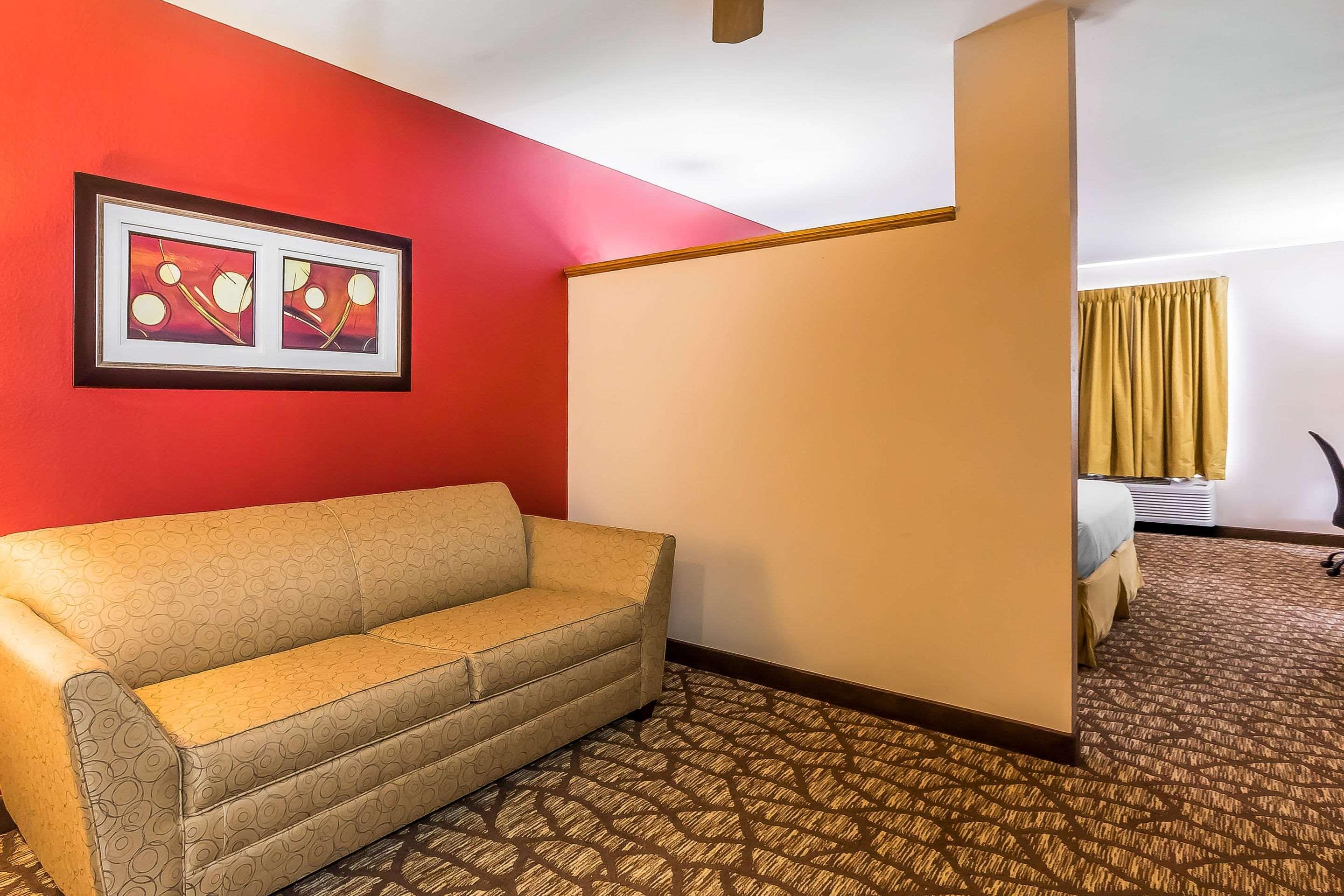 Quality Inn & Suites Chesterfield Village Springfield Eksteriør billede