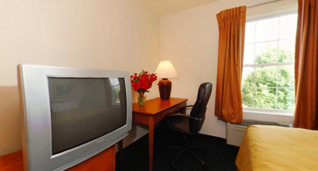 Quality Inn & Suites Chesterfield Village Springfield Eksteriør billede