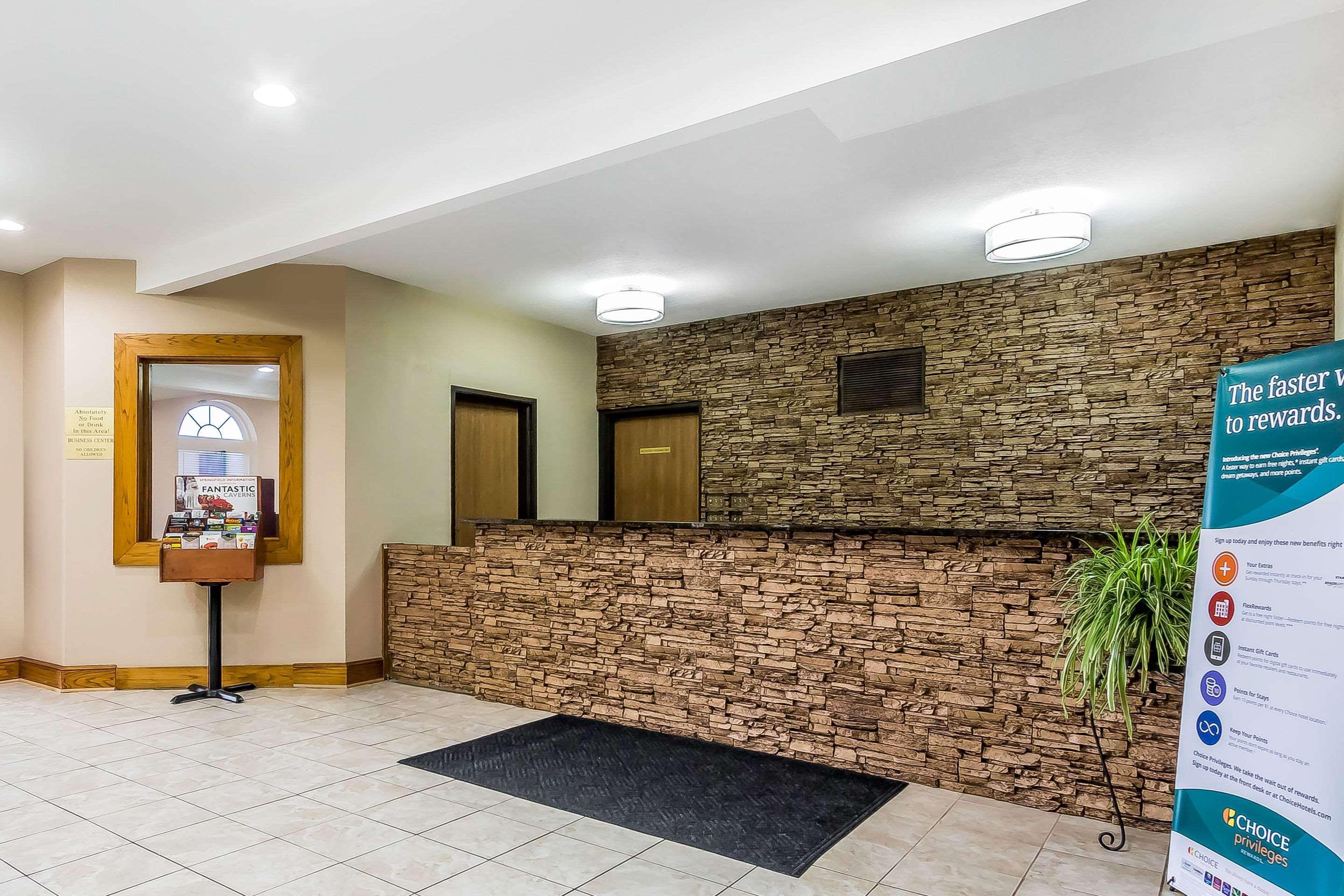 Quality Inn & Suites Chesterfield Village Springfield Eksteriør billede