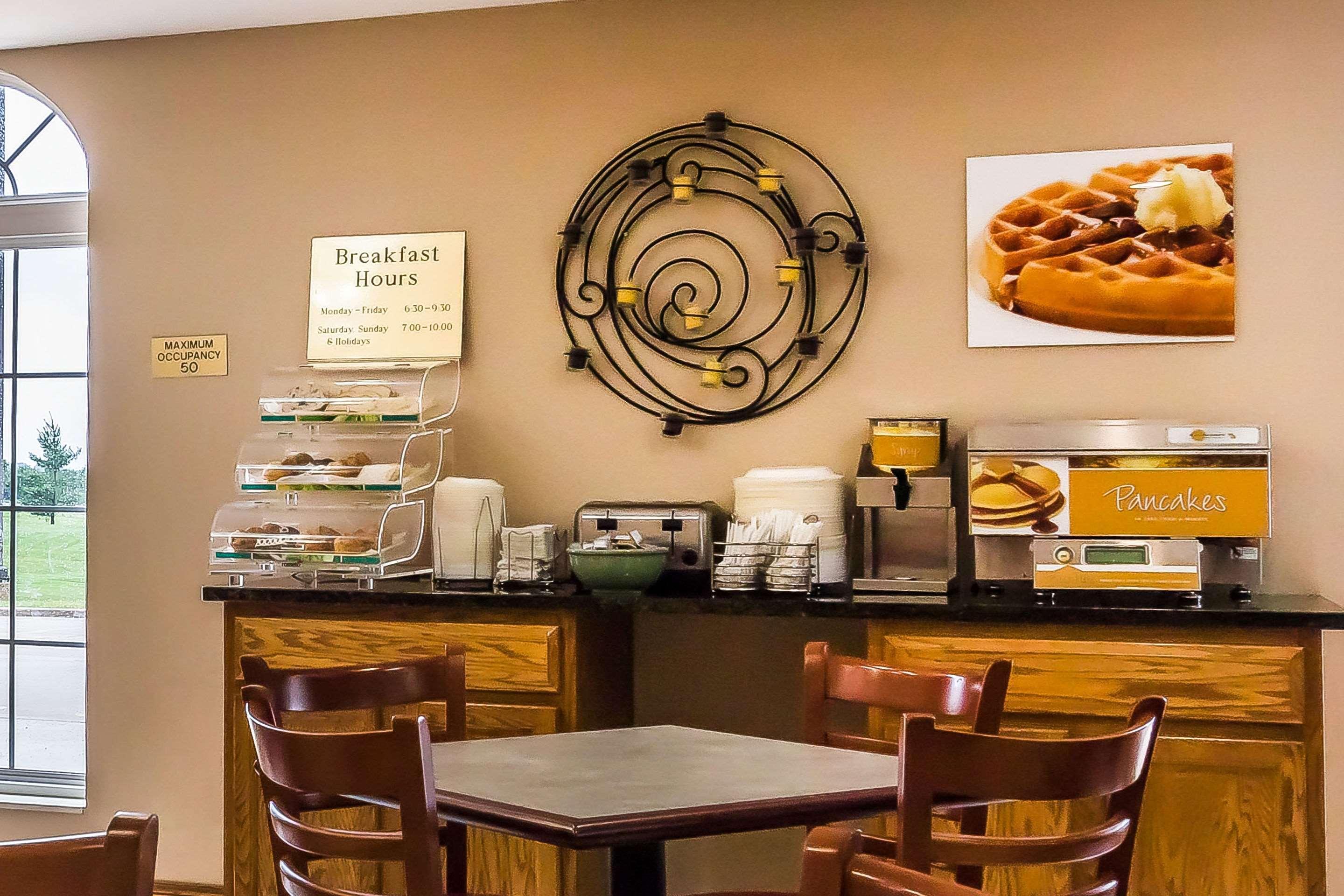 Quality Inn & Suites Chesterfield Village Springfield Eksteriør billede