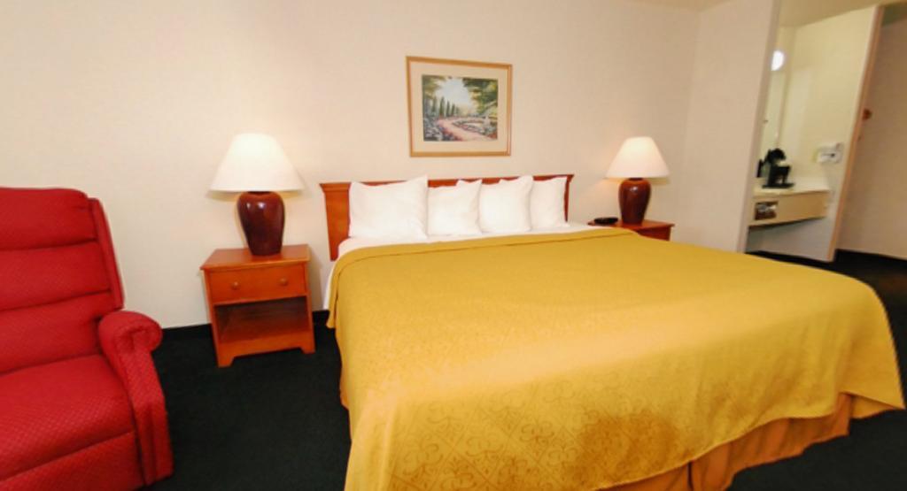 Quality Inn & Suites Chesterfield Village Springfield Eksteriør billede
