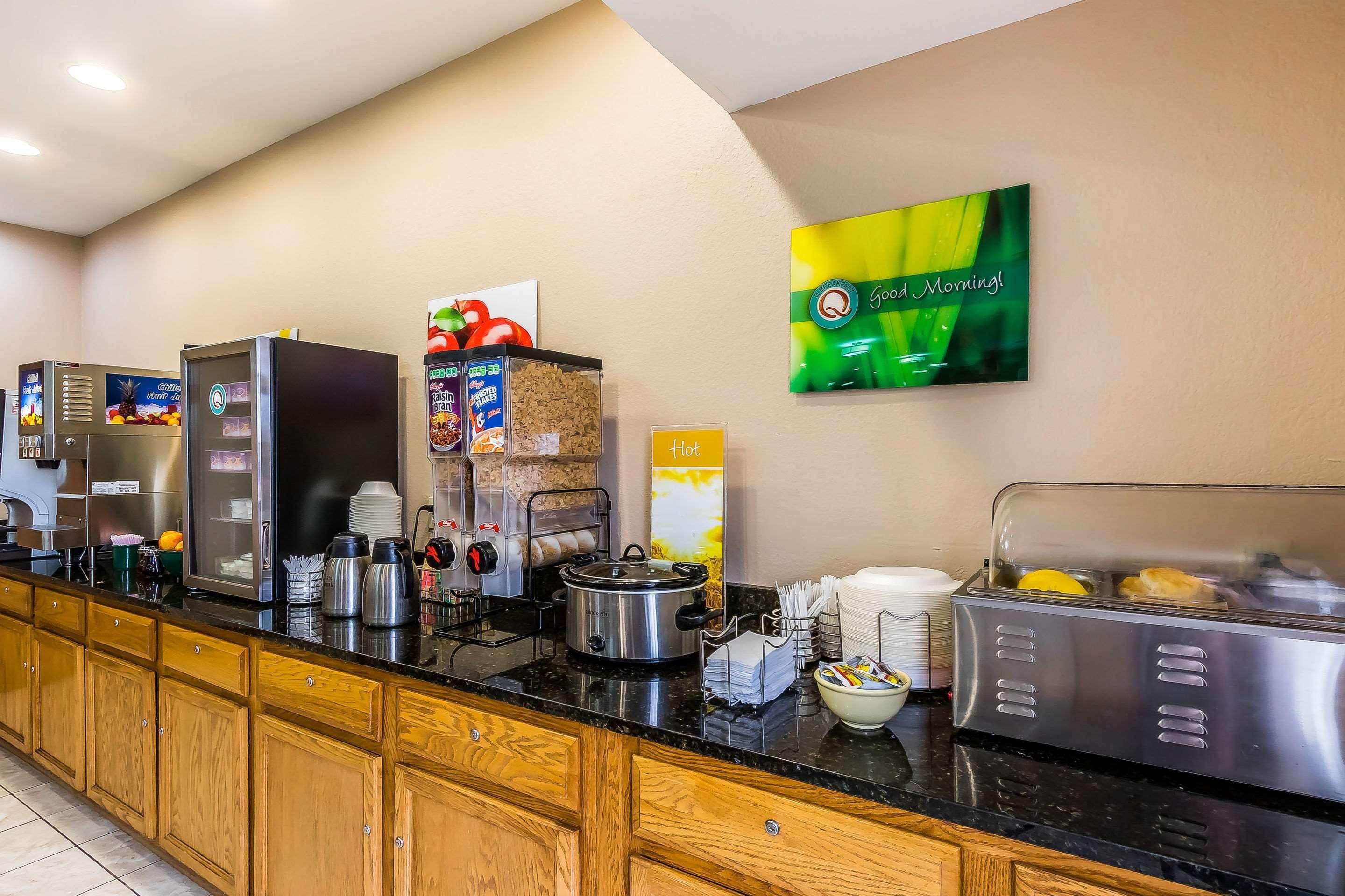 Quality Inn & Suites Chesterfield Village Springfield Eksteriør billede