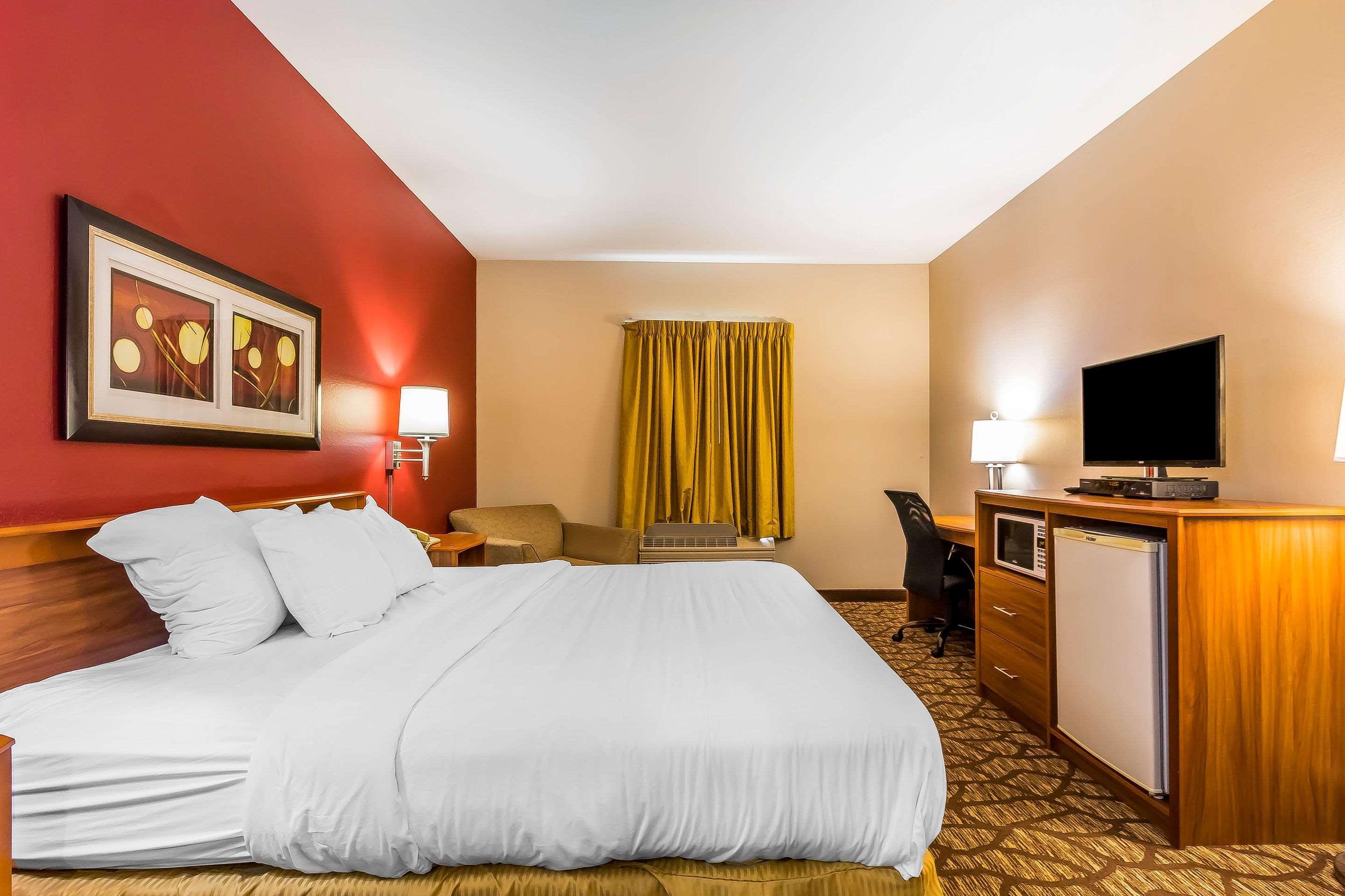 Quality Inn & Suites Chesterfield Village Springfield Eksteriør billede
