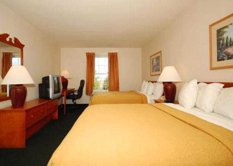 Quality Inn & Suites Chesterfield Village Springfield Eksteriør billede