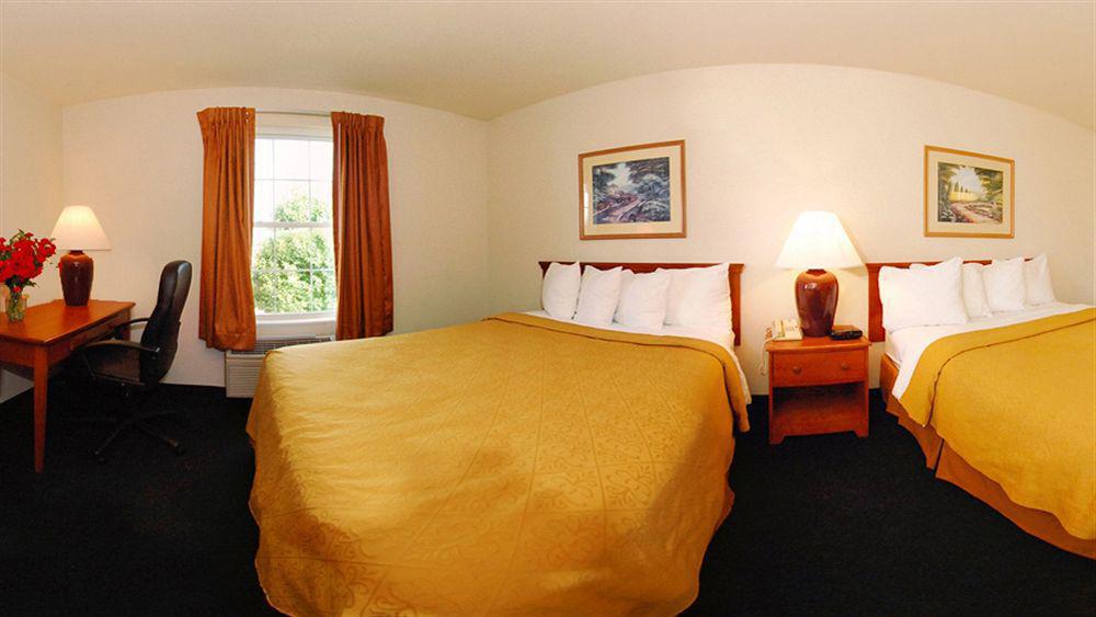 Quality Inn & Suites Chesterfield Village Springfield Eksteriør billede